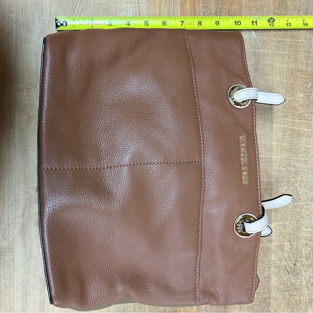 Michael Kors - Picture 3 of 4